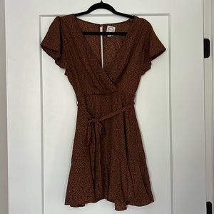 Short dress with waist tie